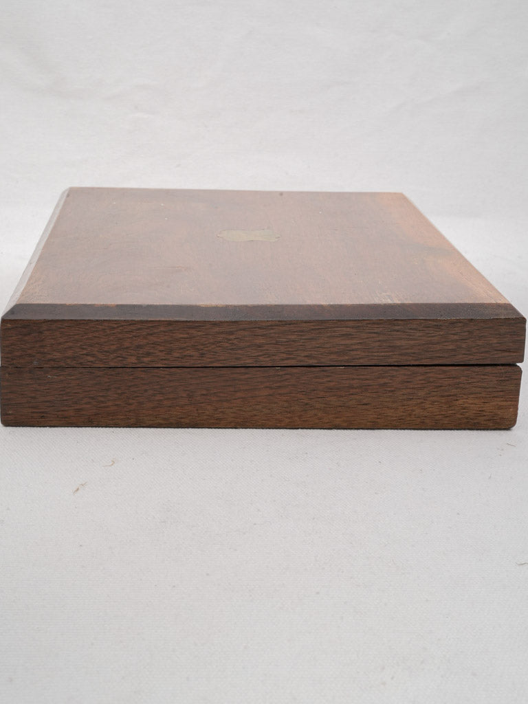 Natural iridescence cutlery collection