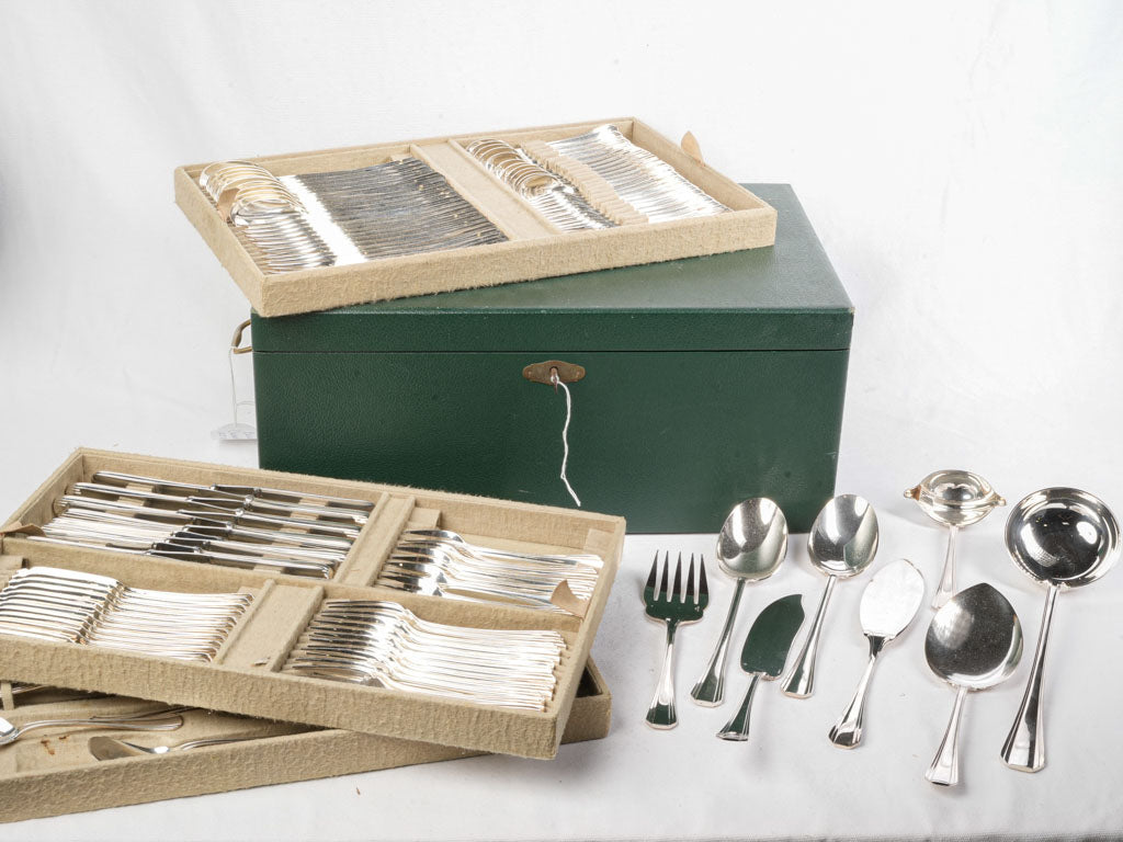 Refined Boréal flatware set