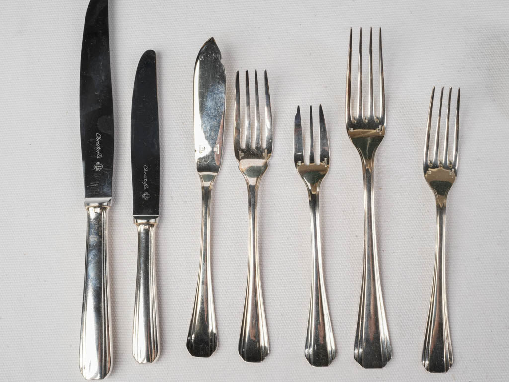 Exquisite aristocratic flatware assembly