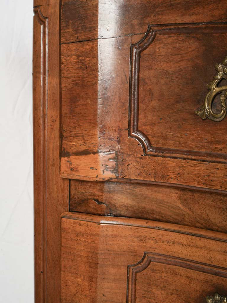 Historic surface mark cabinet