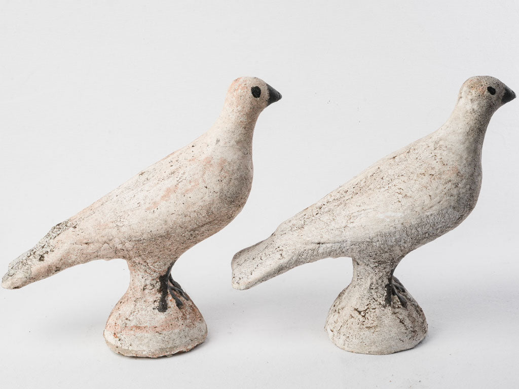 Plump form minimalist concrete doves