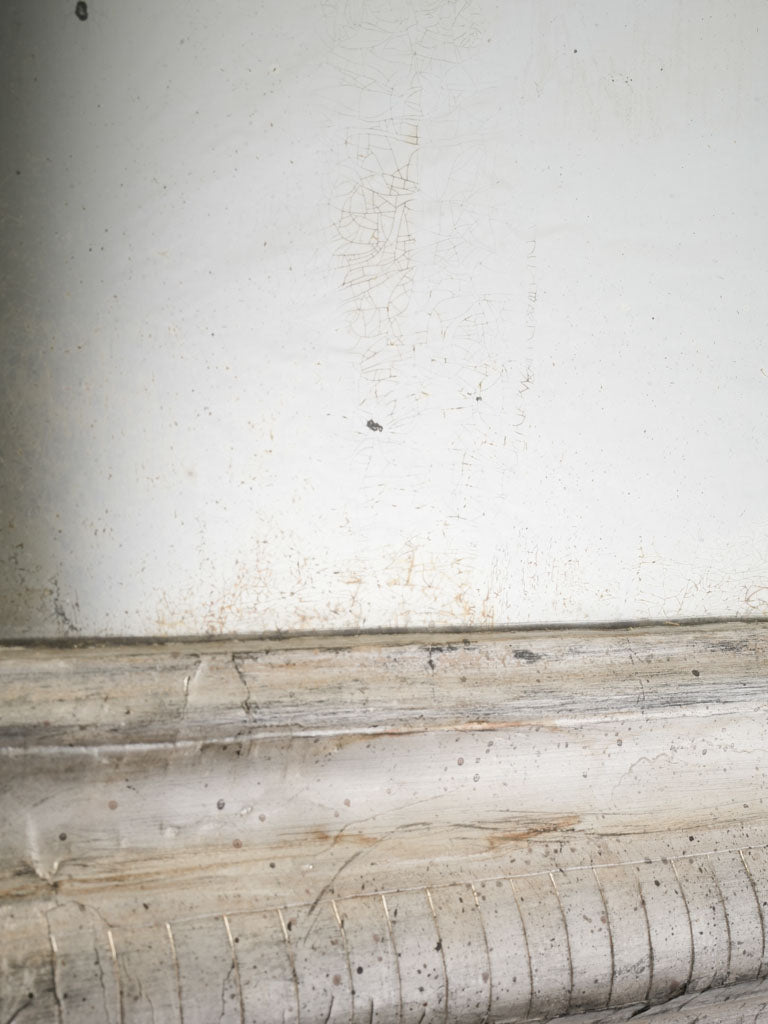 Distinctive foxed-clouded plate mirror