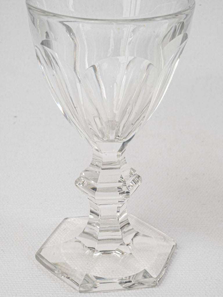 Stylish hexagonal footed glasses