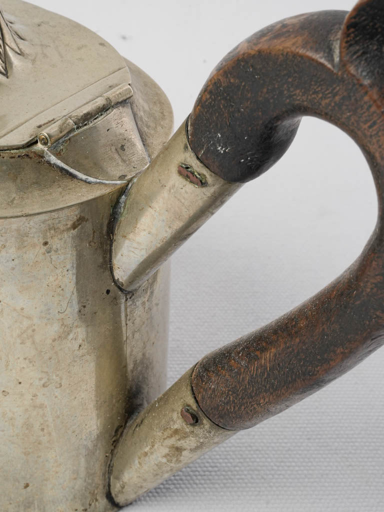 Story-charm heritage metal teapot