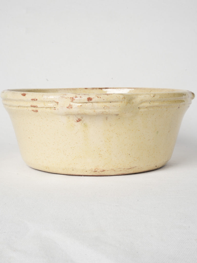 Heritage pale yellow pouring bowl