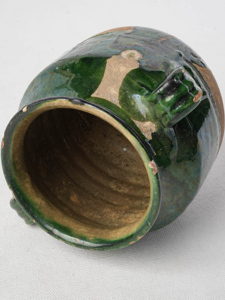 Compact 19th-century French pot       