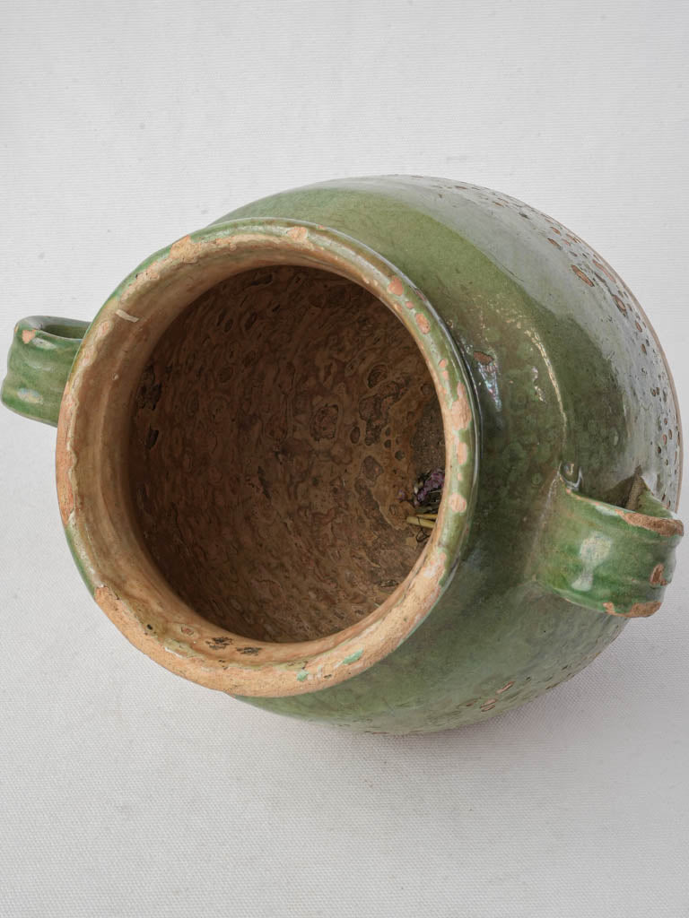 Elegant curved handled confit pot