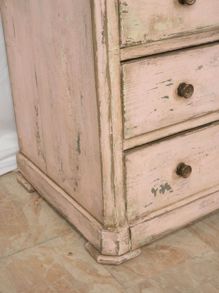 Refined gently-worn furniture.