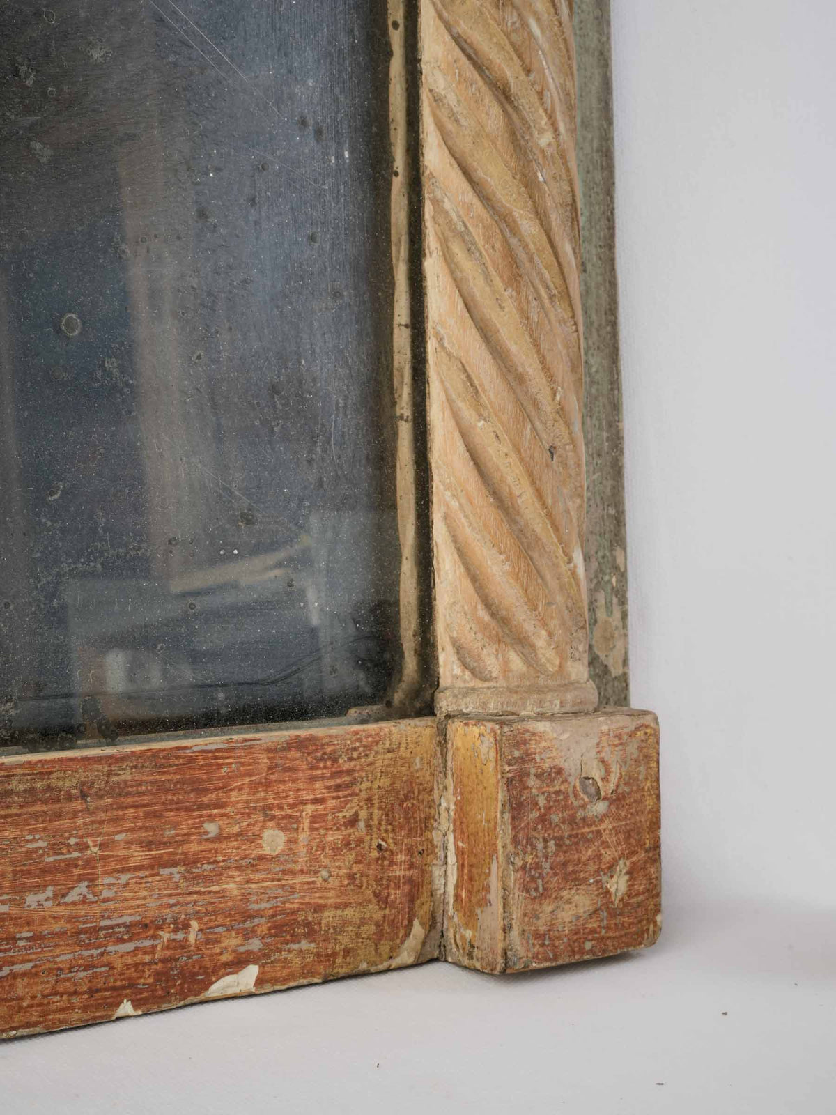 Early 19th-Century French Neoclassical Trumeau Mirror with Atmospheric Patina - 31" x 24½"