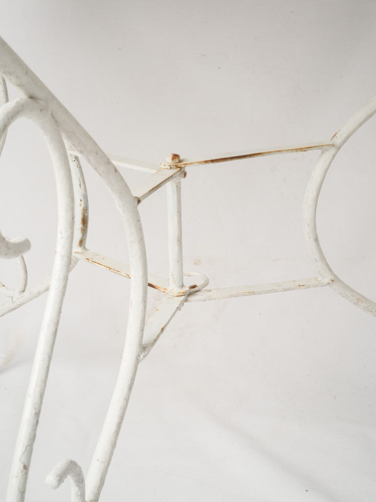 Charming pierce-top folding piece