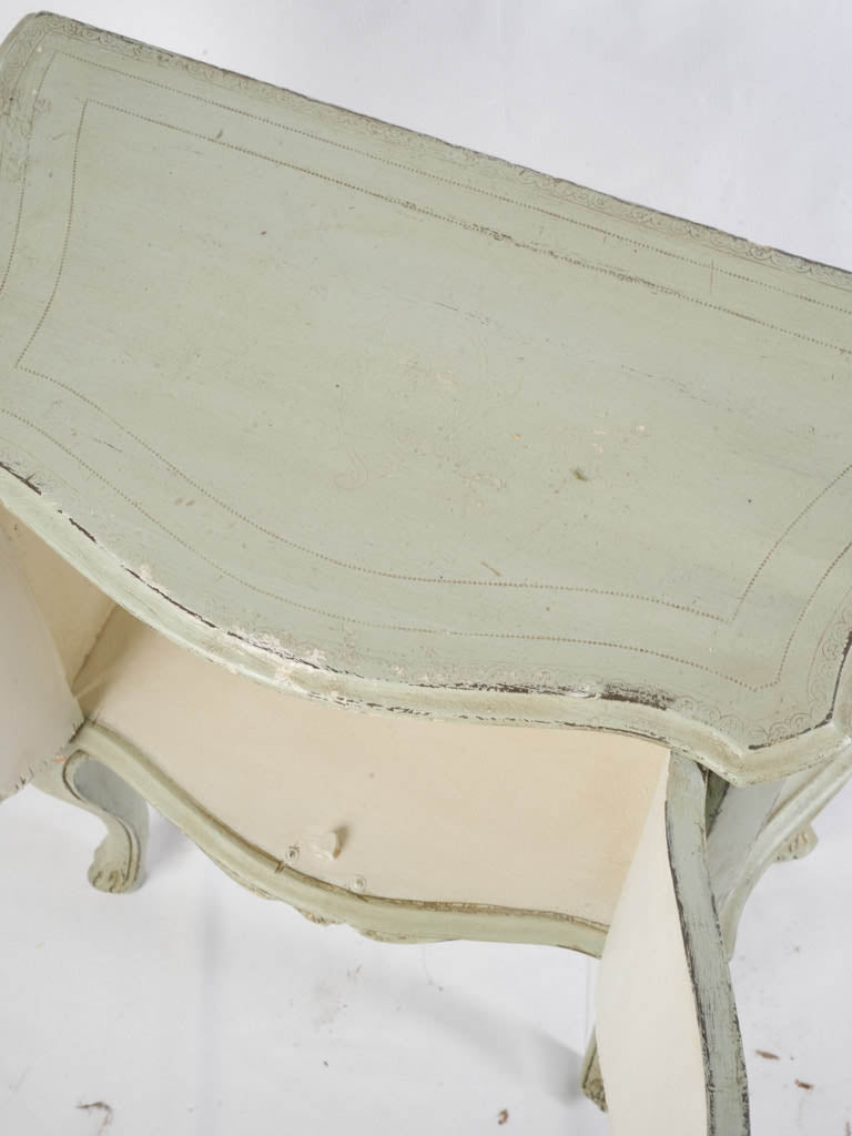 Curved serpentine top cabinet