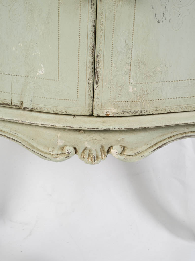 Delicate engraved motif nightstand