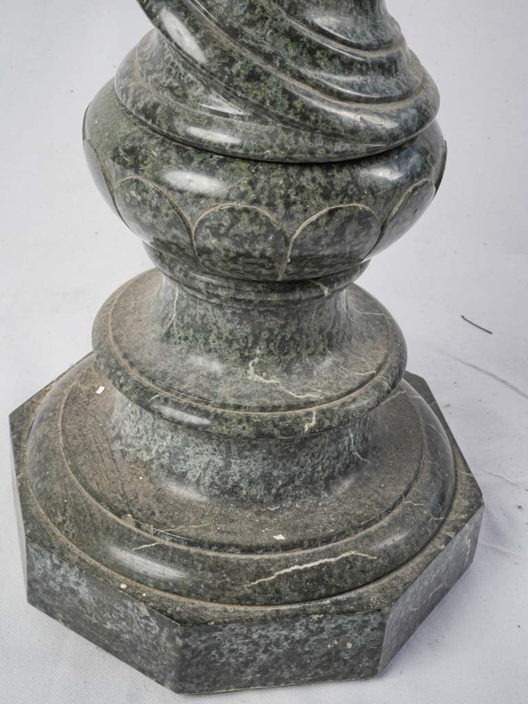 Timeless decorative object pedestal