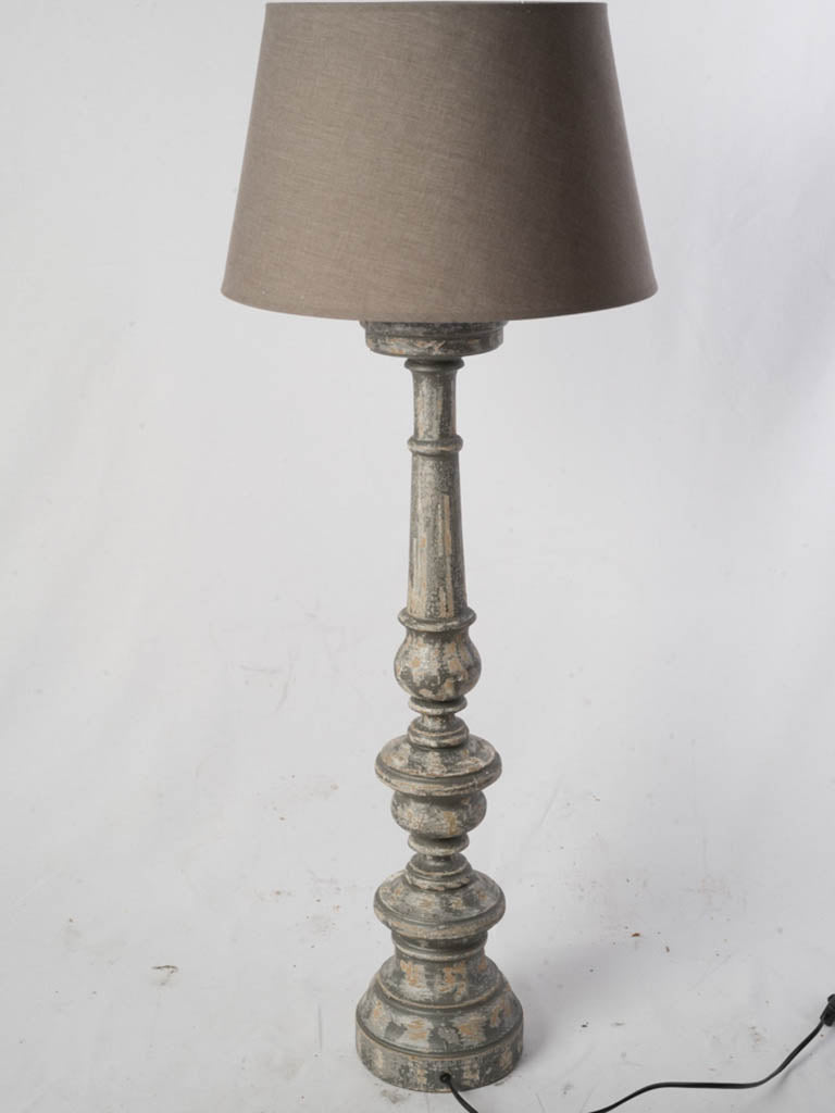 Sculptural baluster profile lamp