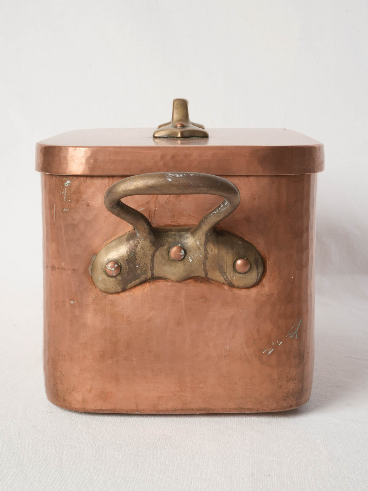 Large French Hammered Copper Daubière - A Simon Paris