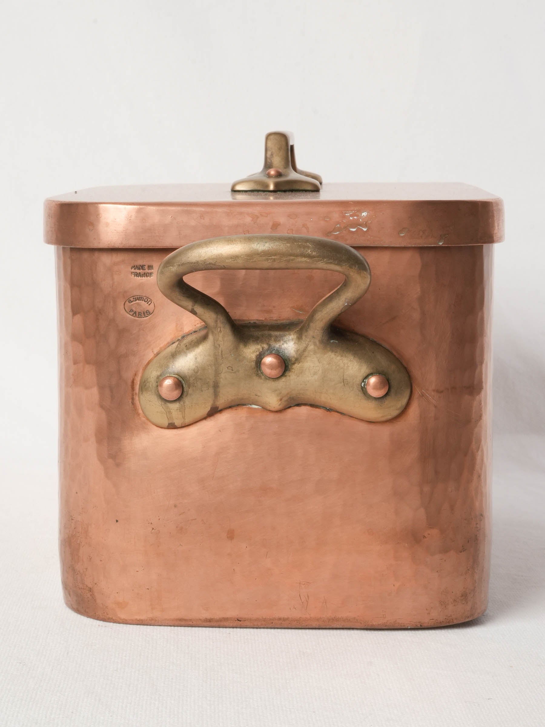 Large French Hammered Copper Daubière - A Simon Paris