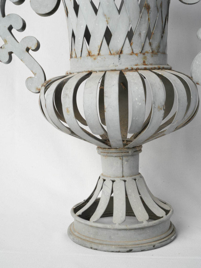 Decorative flair latticework vases