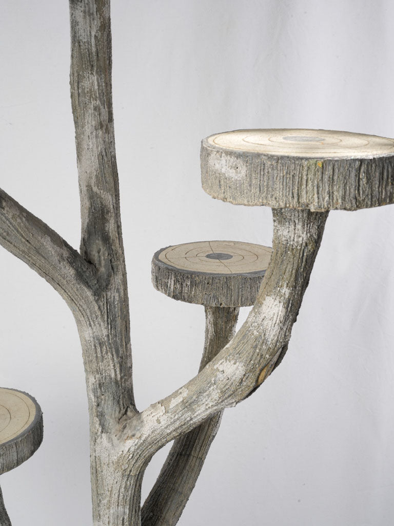 Naturalistic detailed decor piece