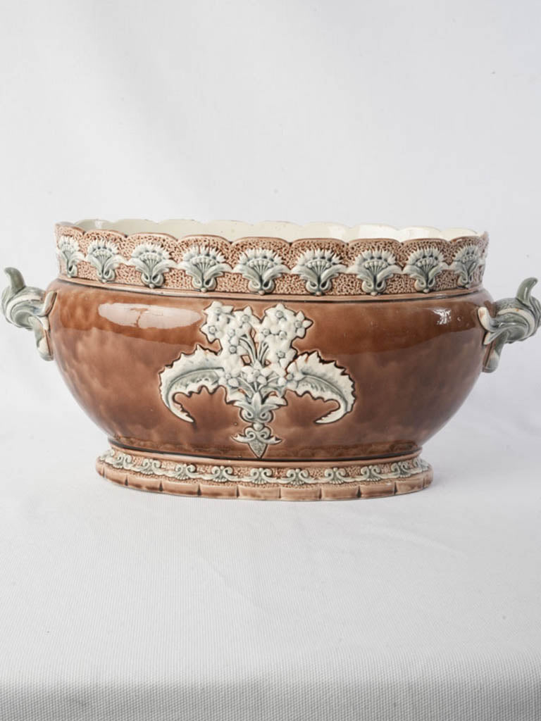 Decorative earthenware with sculptural accents