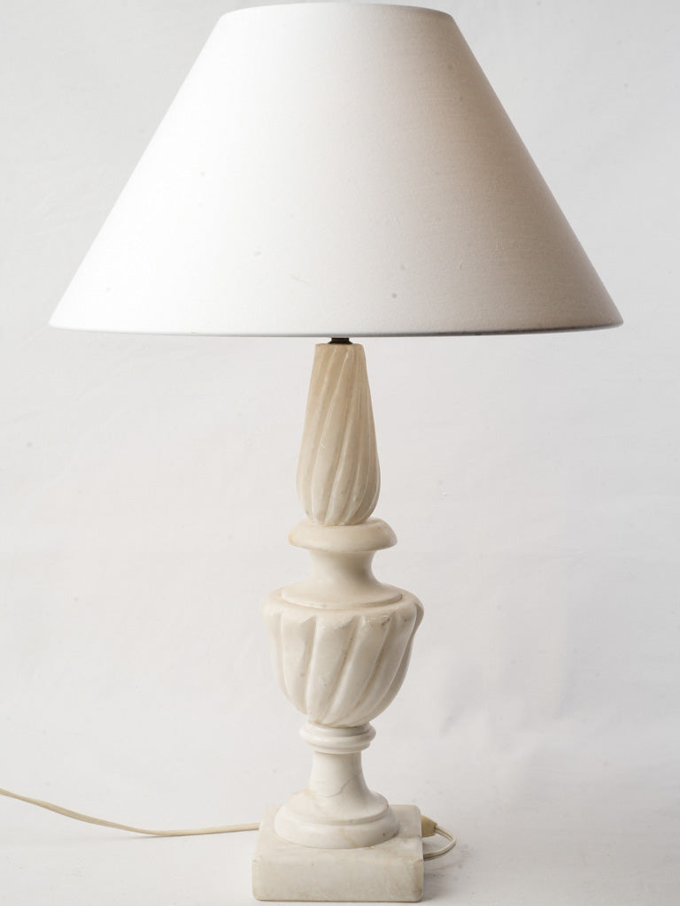 Delicate material fluted design lamp