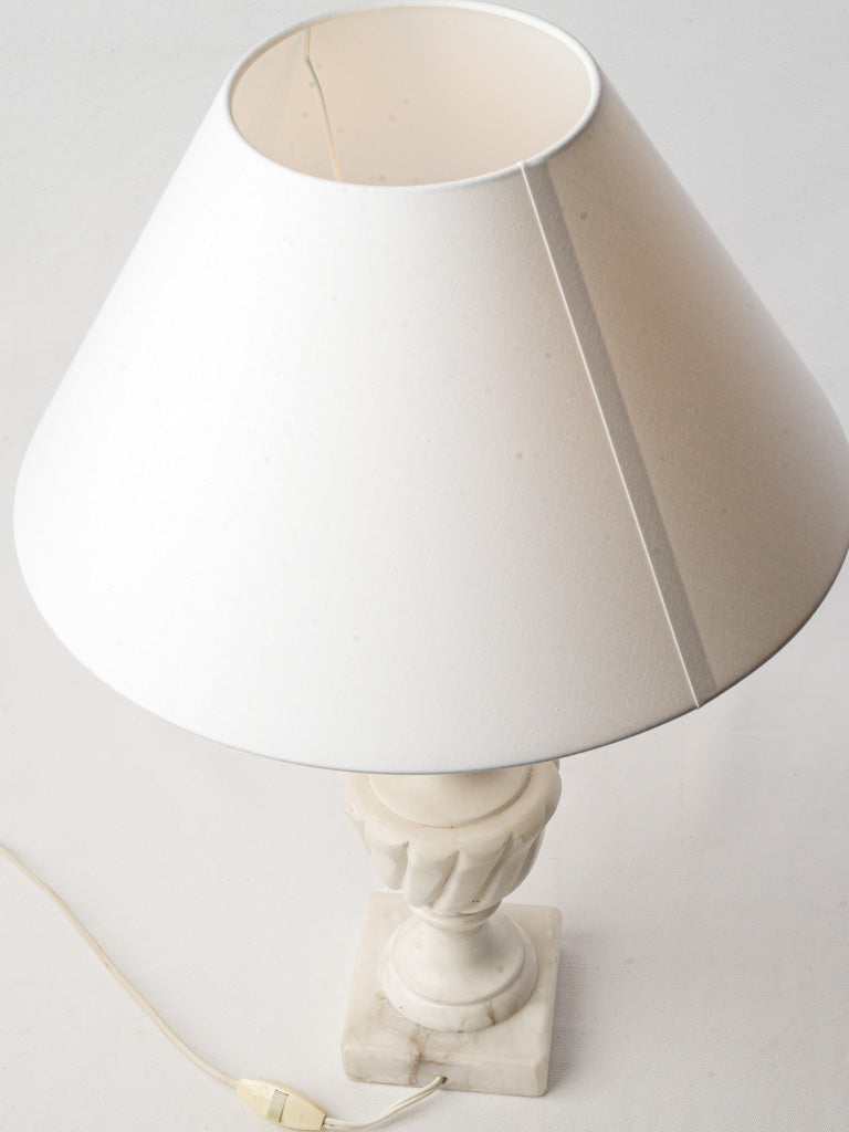 Sophisticated neoclassical design lamp  