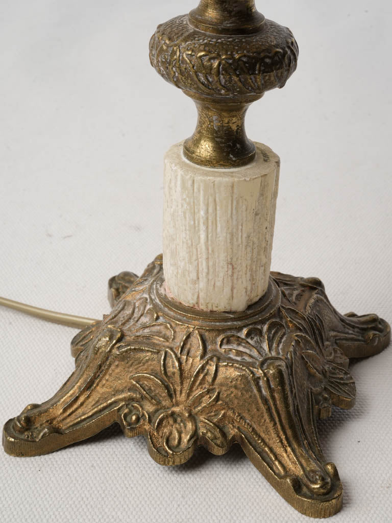 Decorative alabaster lamp fixture