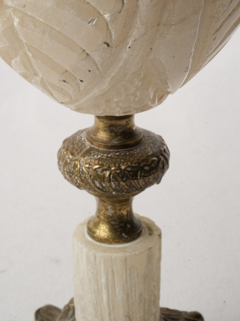 Sophisticated classic style lamp