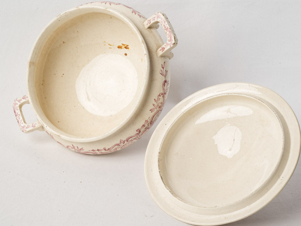 Decorative Longchamp French soup dish