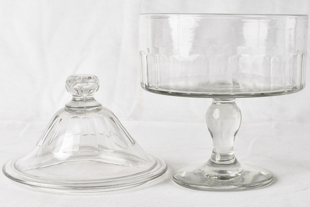 Practical yet elegant crystal candy vessel
