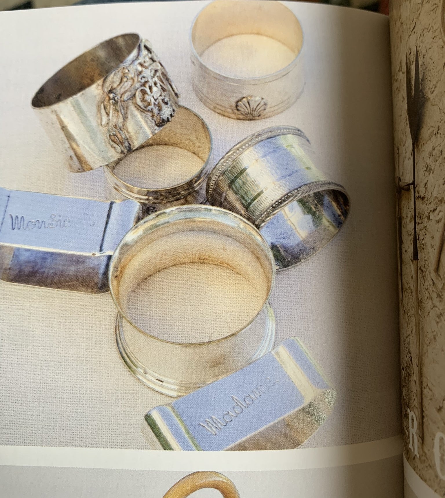 Set of Dieulefit dinnerware w/ antique serviettes & napkin rings