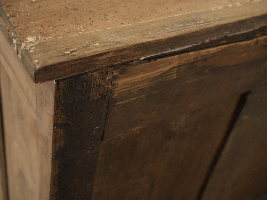Commanding elegant antique commode