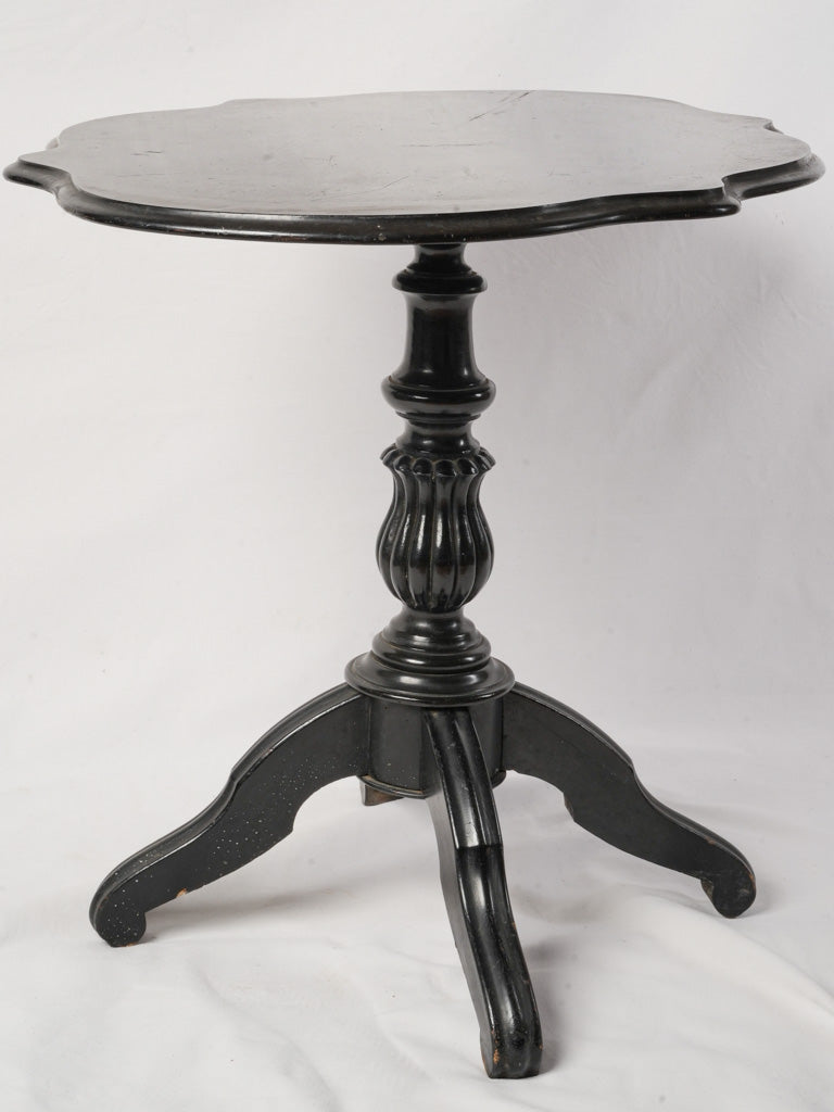 Unique violin-shaped top table