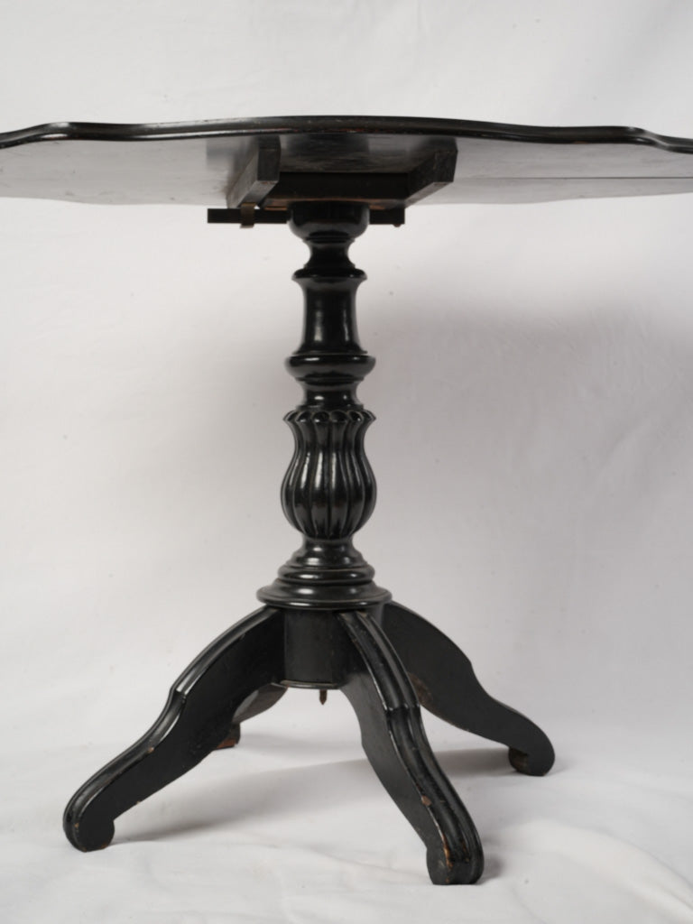 Compact timeless furniture piece