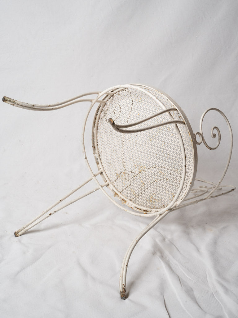 Timeless elegant outdoor furniture