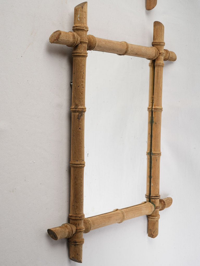 Authentic elegant 1960s-style mirror