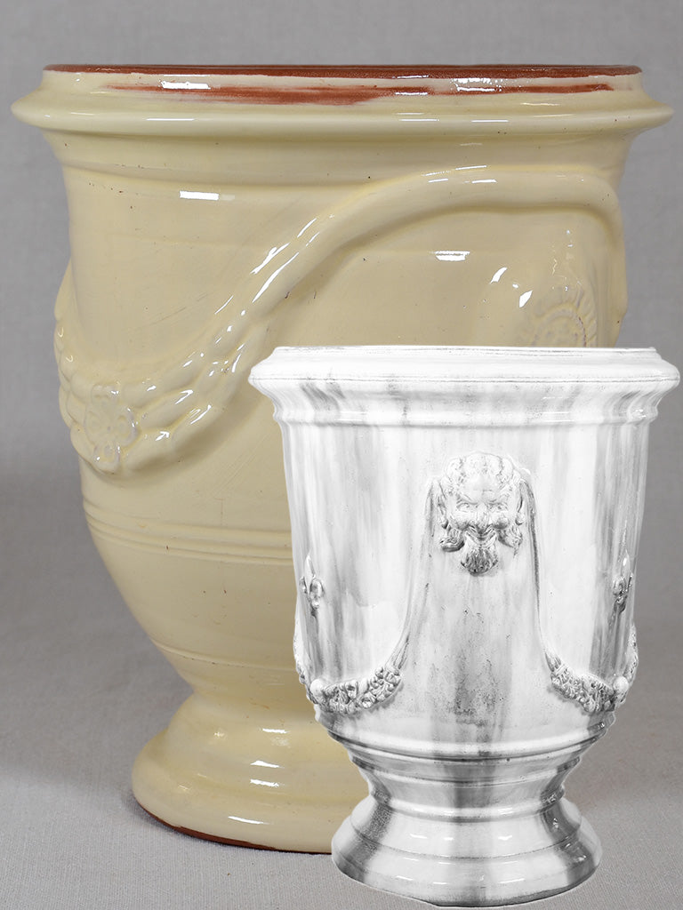 Off-white Anduze Urn