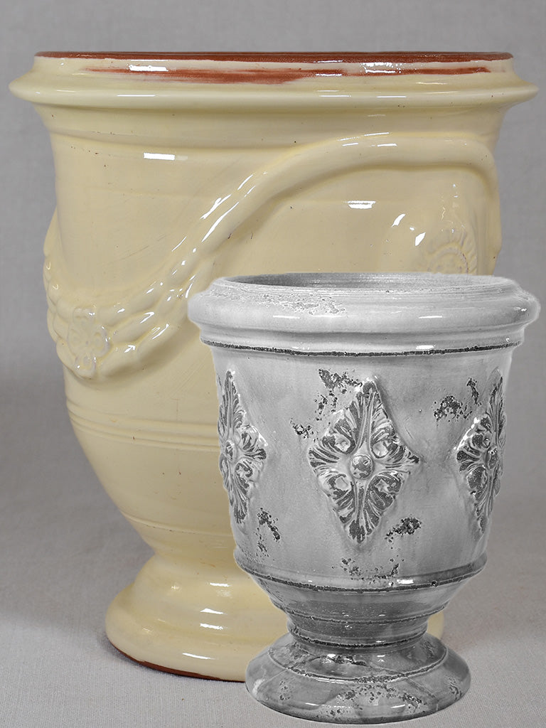 Off-white Anduze Urn
