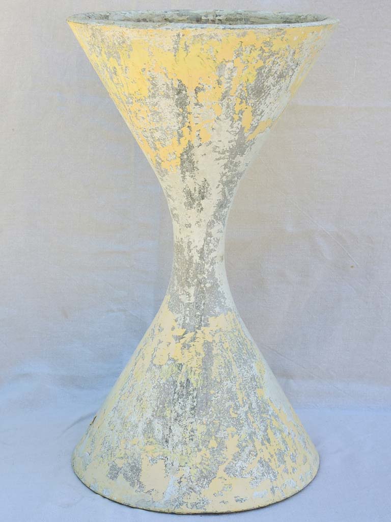 Mid century Willy Guhl 'diabolo' garden planter 31½"