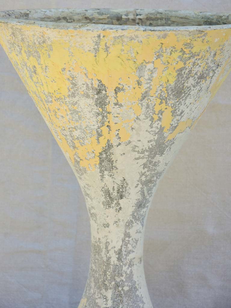 Mid century Willy Guhl 'diabolo' garden planter 31½"