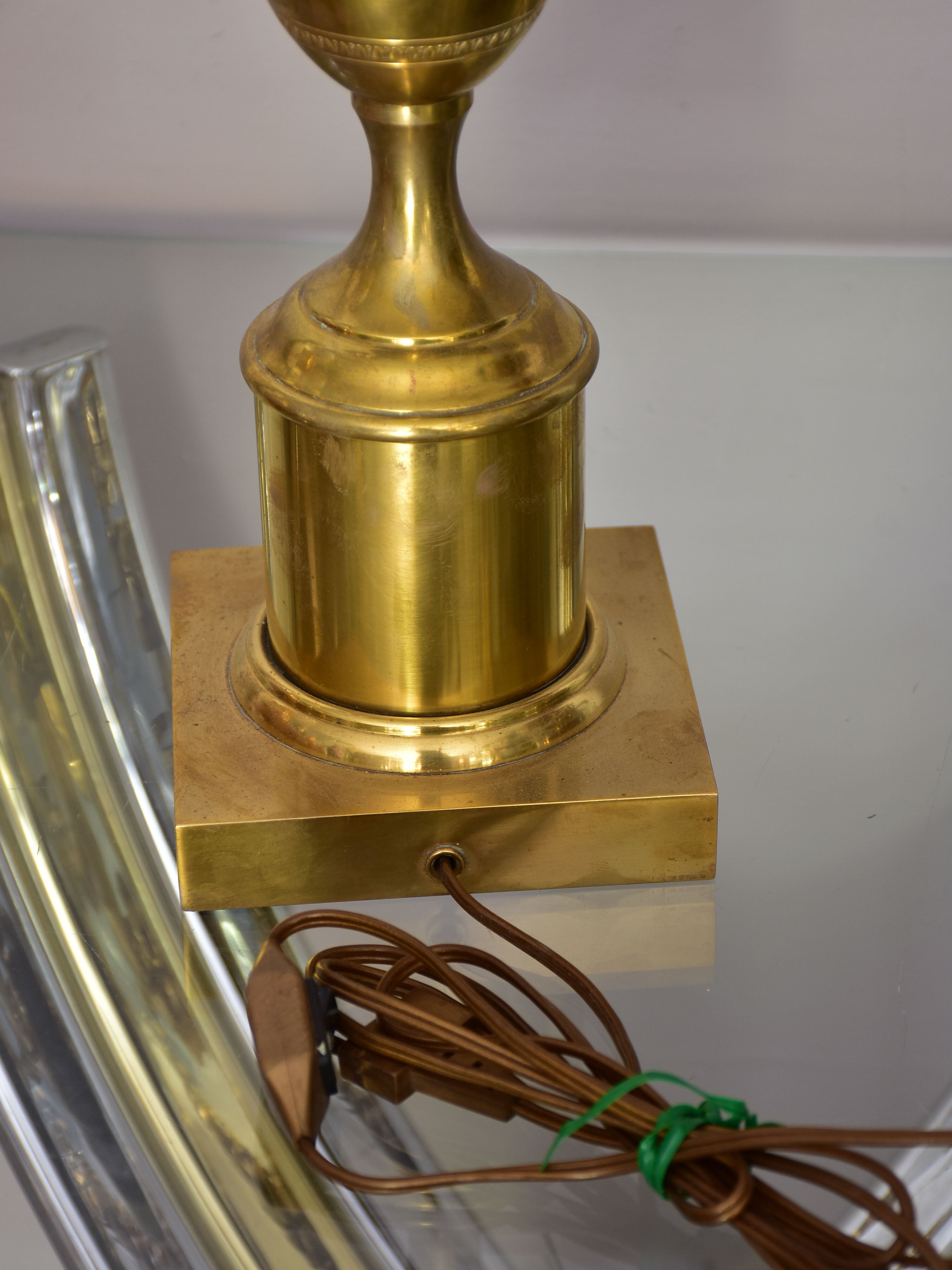 Maison Charles egg / pineapple table lamp stand