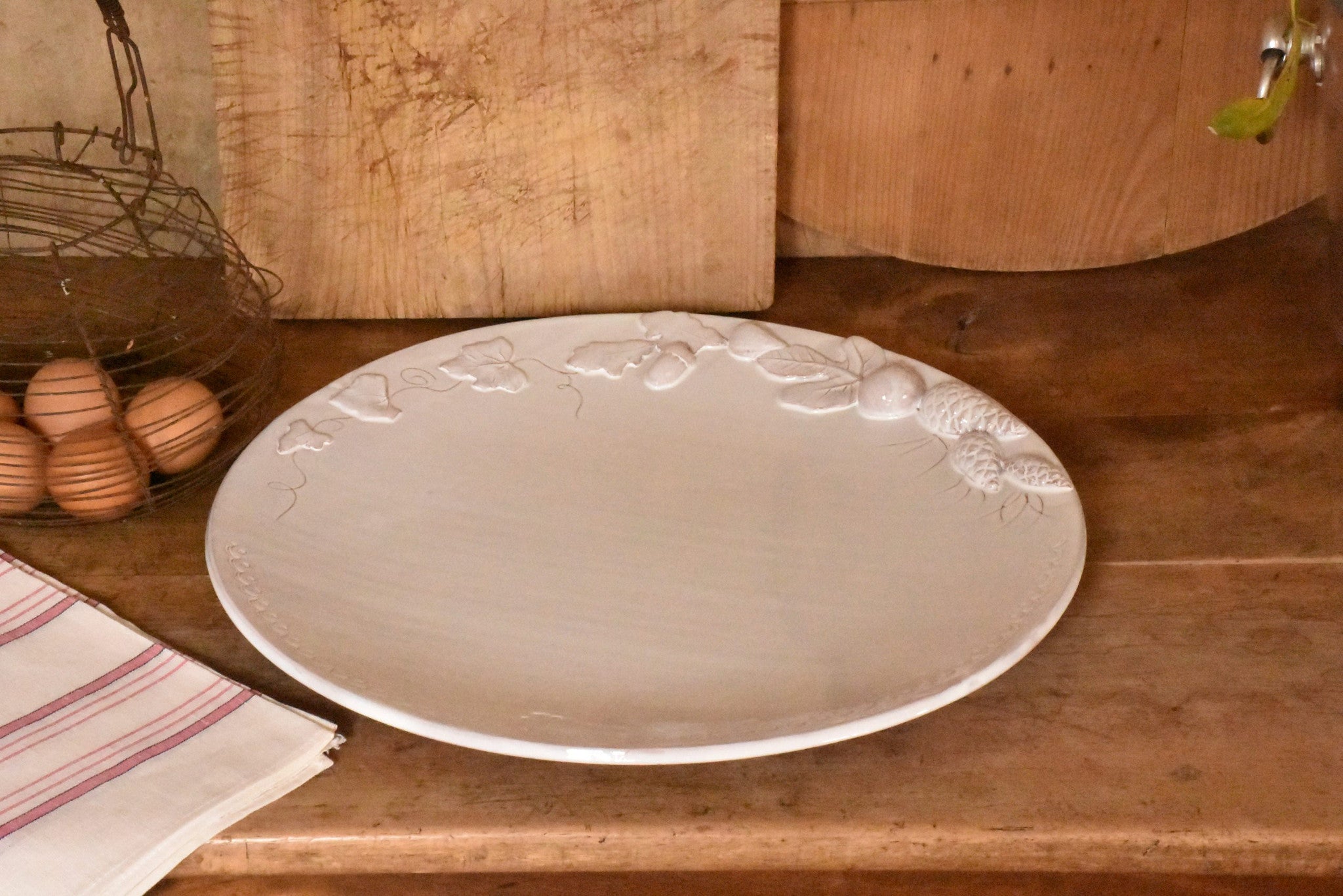 Large round platter – fig and pine