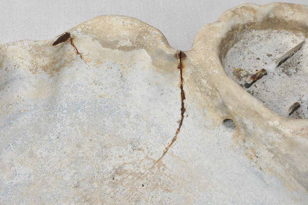 Cast iron shell shaped basin - 19th century - 17¼"