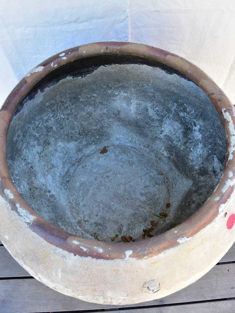 RESERVED JB Very large vietnamese cauldron for making nuoc-mâm 35½" x 25½"