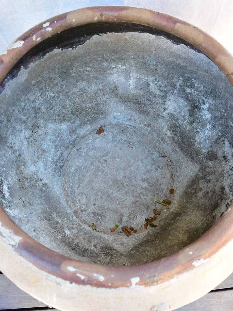 RESERVED JB Very large vietnamese cauldron for making nuoc-mâm 35½" x 25½"