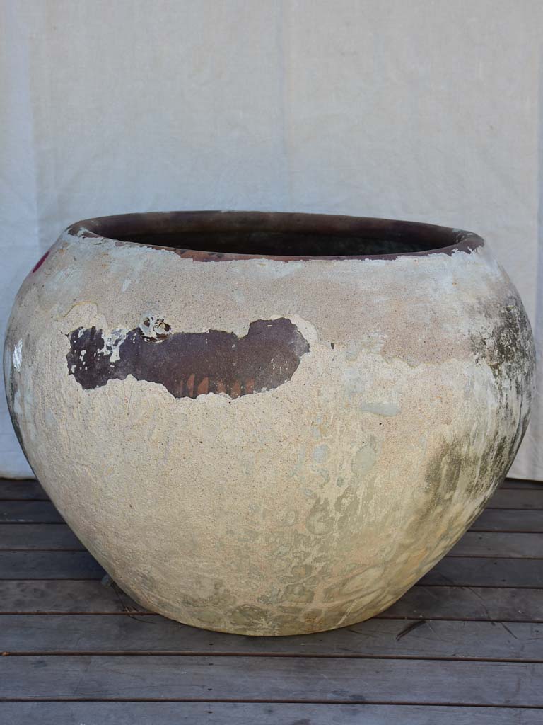 RESERVED JB Very large vietnamese cauldron for making nuoc-mâm 35½" x 25½"