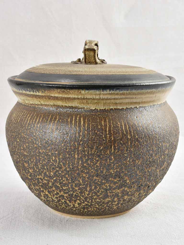 Vintage earthenware lidded pot 9"
