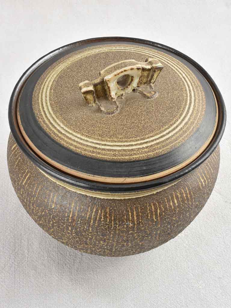 Vintage earthenware lidded pot 9"