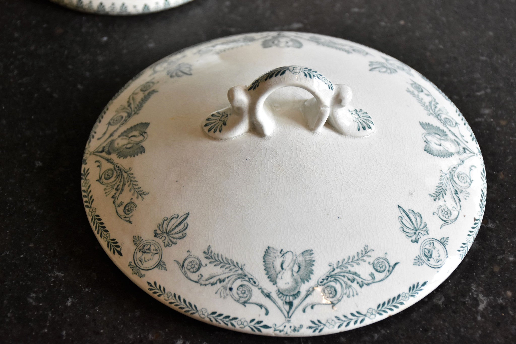 Ironstone soup tureen with blue pattern – 1900’s