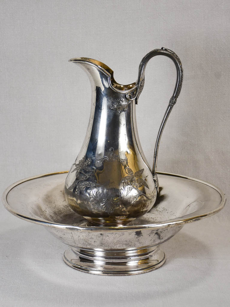 Large 19th-century English silver plated wash bowl and water pitcher, image size:768x1024