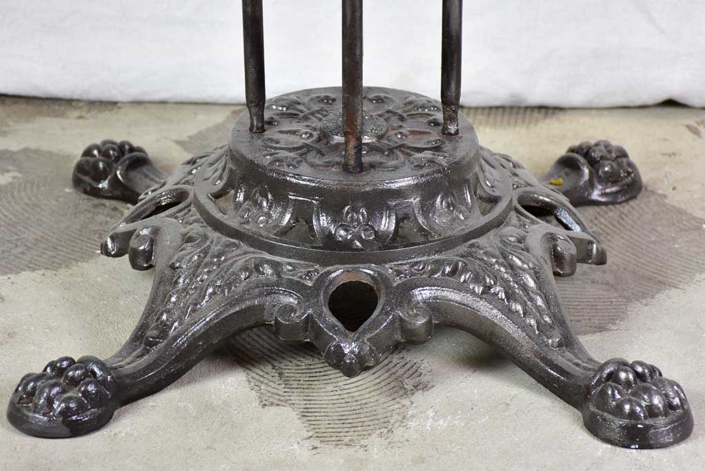 Antique French bistro table with claw feet 31½"